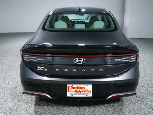Used 2025 Hyundai Sonata SEL FWD image 8