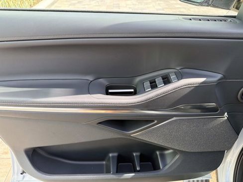 New 2026 Lincoln Navigator Reserve AWD/4WD image 9