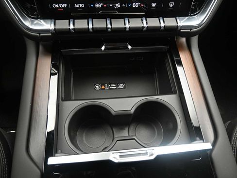 New 2026 GMC Yukon XL Denali w/ Denali Reserve Package image 20