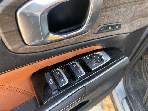 Used 2023 Kia Sorento SX Prestige image 10