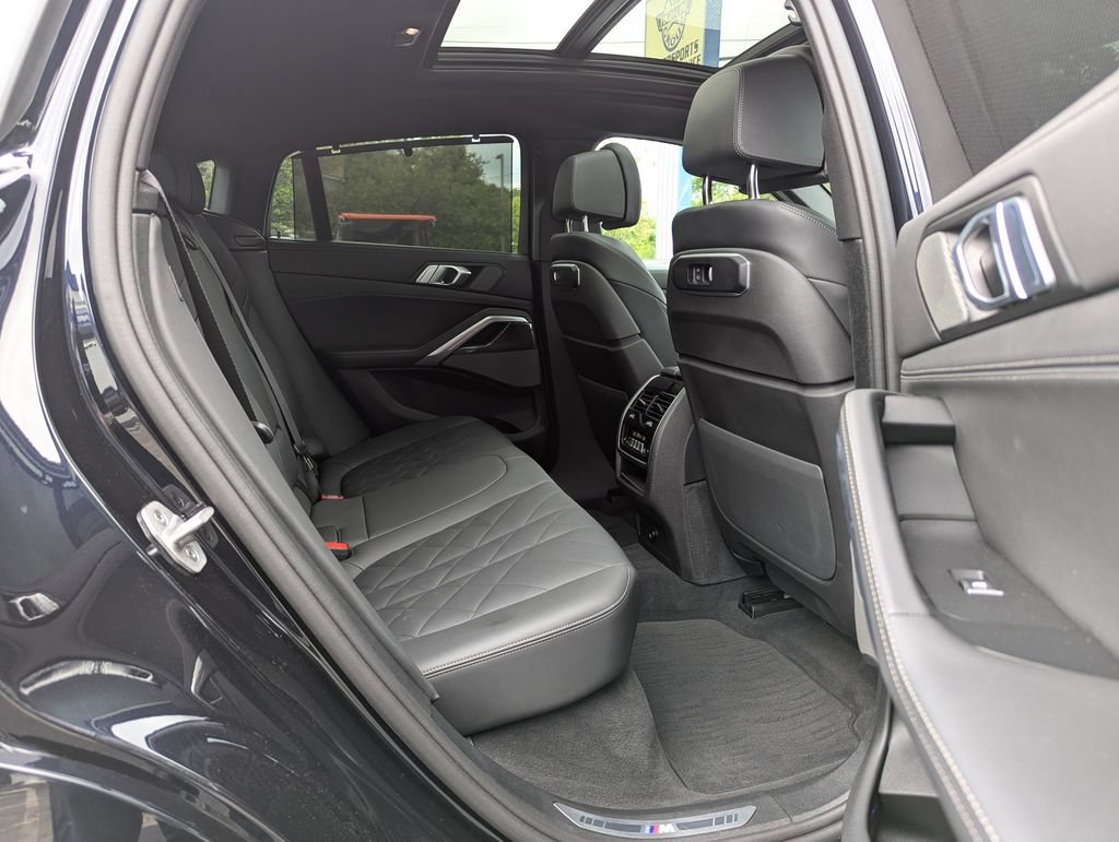 Used 2025 BMW X6 M60i AWD/4WD image 39