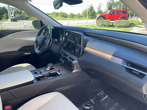 Used 2023 Lexus RX 350 Premium image 13