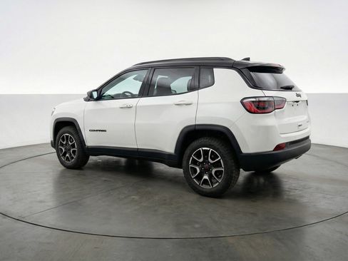 Used 2025 Jeep Compass Trailhawk AWD/4WD image 6