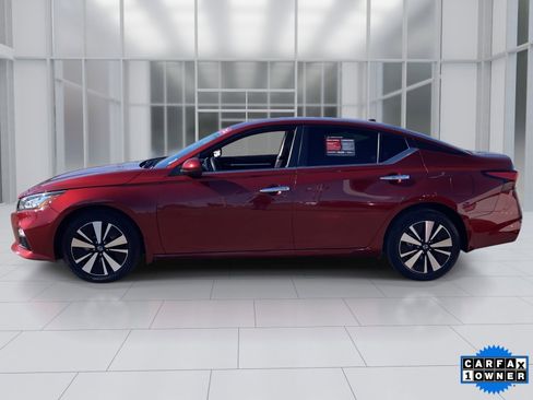 Certified 2022 Nissan Altima 2.5 SV image 2