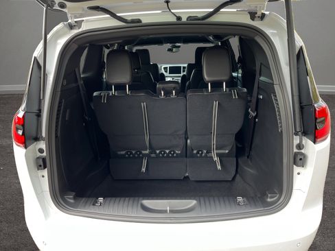 New 2026 Chrysler Pacifica Select image 15