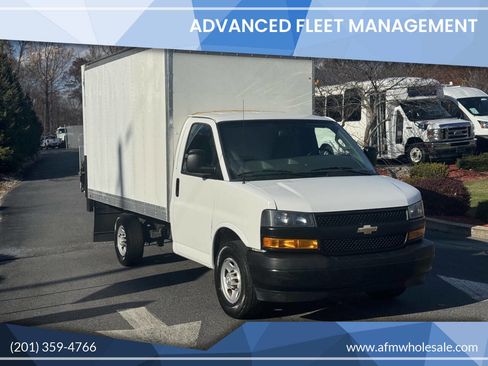 Used 2018 Chevrolet Express 3500 image 1