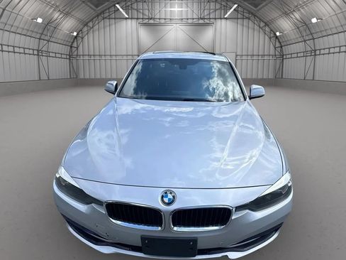 Used 2017 BMW 330i xDrive Sedan AWD/4WD image 4