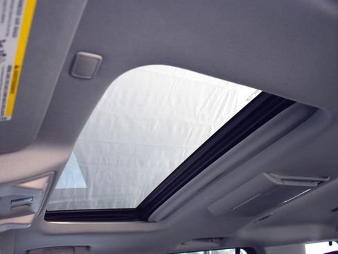 Used 2017 Cadillac Escalade Luxury image 26