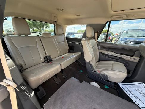 Used 2021 Ford Expedition XLT image 15