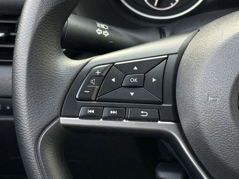 Used 2025 Nissan Sentra SV image 13