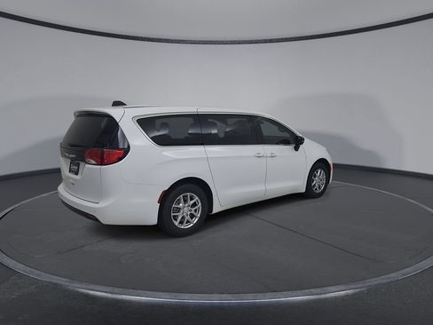 New 2027 Chrysler Pacifica LX FWD image 15