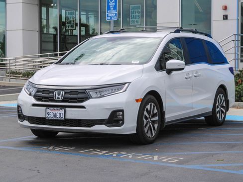 Used 2026 Honda Odyssey EX-L image 3