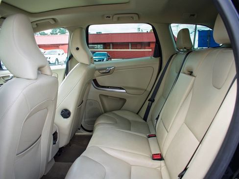 Used 2015 Volvo XC60 3.2 Platinum AWD/4WD image 29