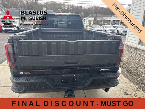Used 2025 GMC Sierra 2500 AT4 w/ AT4 Premium Plus Package AWD/4WD image 13