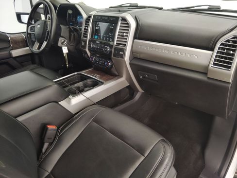 Used 2017 Ford F250 Lariat w/ Lariat Value Package image 29