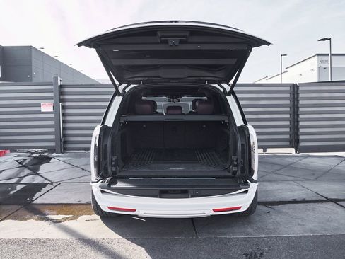 Used 2025 Land Rover Range Rover SE image 14