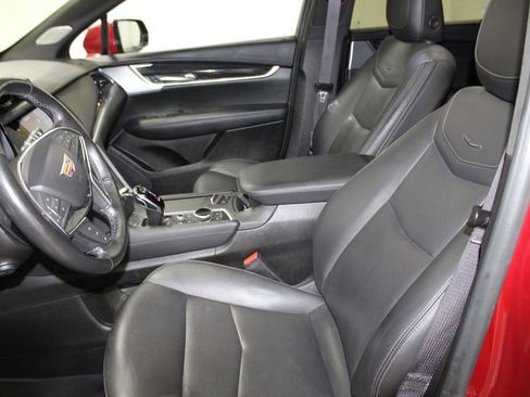 Used 2023 Cadillac XT5 Premium Luxury image 14