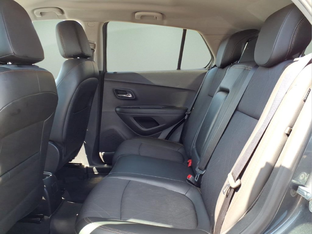 Used 2017 Chevrolet Trax LT w/ LT Convenience Package FWD image 9