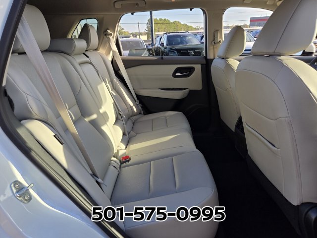 Used 2023 Nissan Rogue SV w/ SV Premium B Package FWD image 18