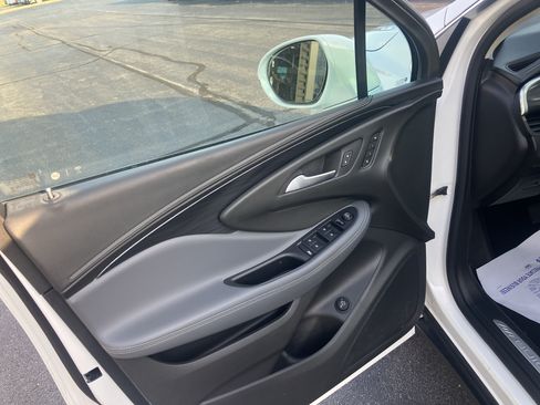 Used 2020 Buick Envision Essence w/ Experience Buick Package AWD/4WD image 16