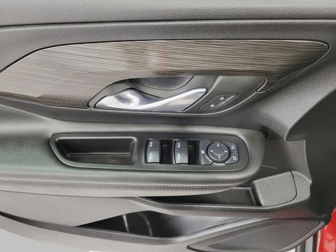 Used 2024 GMC Terrain SLE image 25