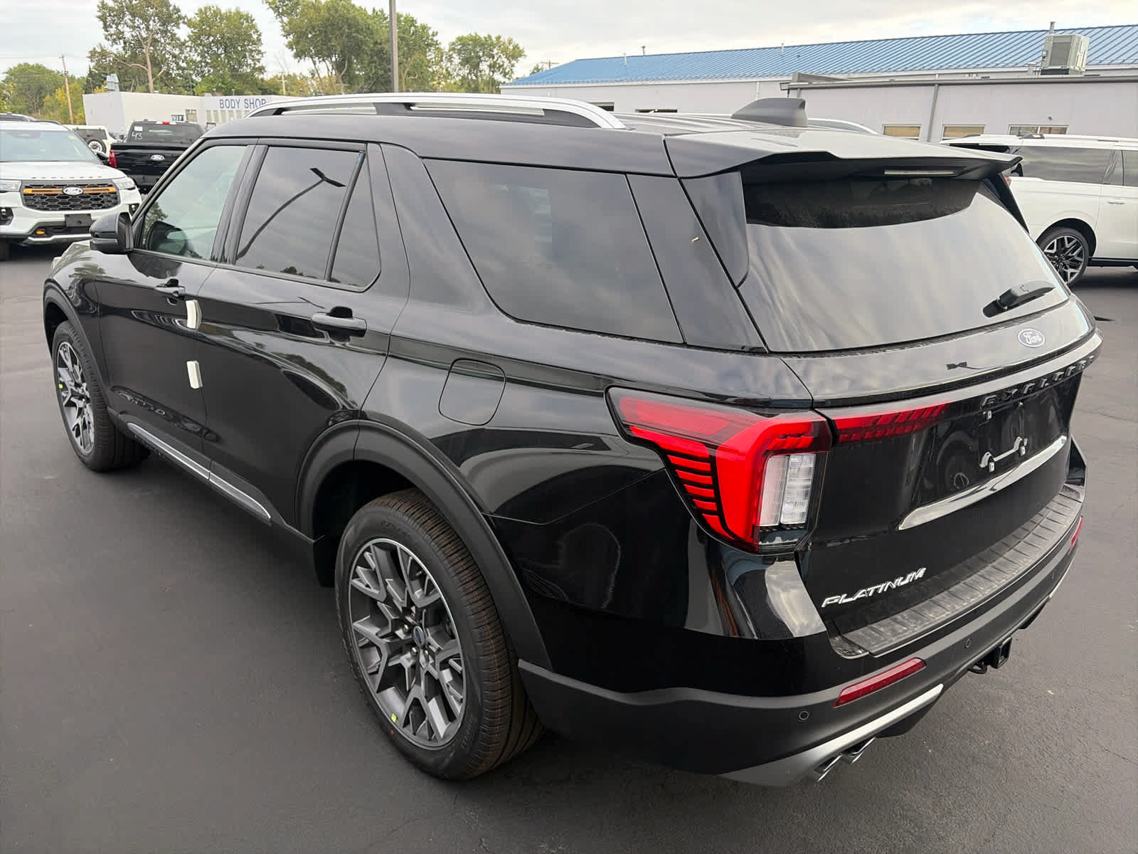 New 2027 Ford Explorer Platinum w/ 3.0L Ultimate Package AWD/4WD image 7