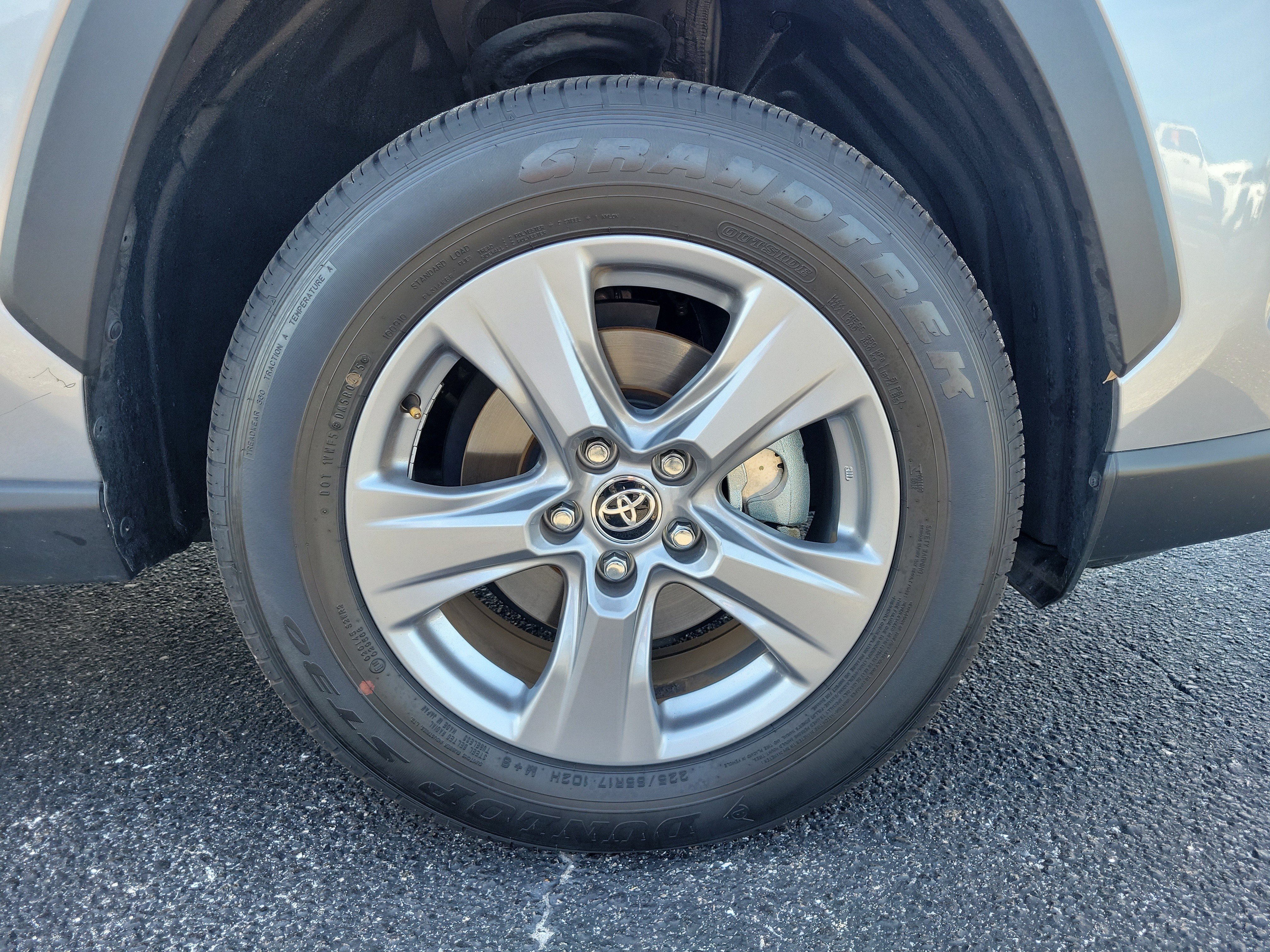 Used 2025 Toyota RAV4 LE AWD/4WD image 8