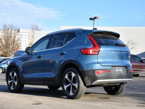 Certified 2025 Volvo XC40 B5 Plus AWD/4WD image 5