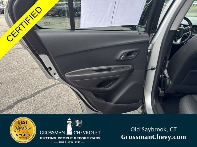 Used 2022 Chevrolet Trax LT w/ LT Convenience Package AWD/4WD image 21