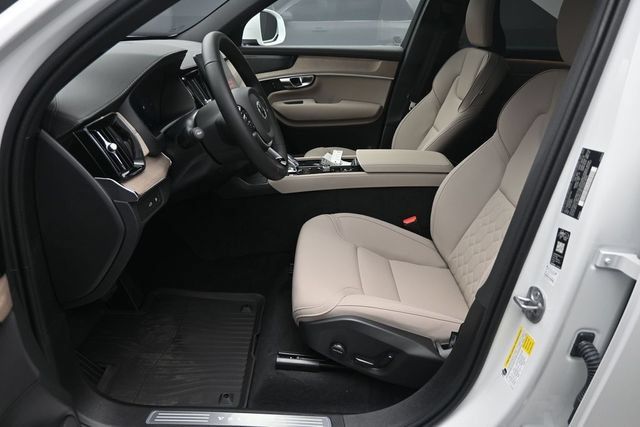 Used 2026 Volvo XC90 T8 Plus w/ Protection Package Premier AWD/4WD image 18