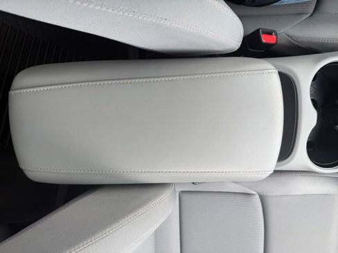 Certified 2023 Toyota Venza LE AWD/4WD image 28