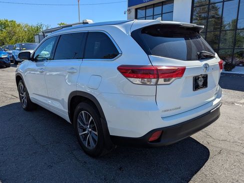 Used 2018 Toyota Highlander XLE AWD/4WD image 10