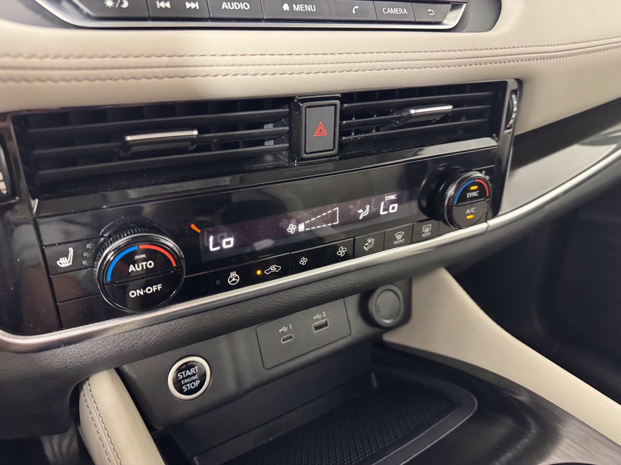 Used 2023 Nissan Rogue SL AWD/4WD image 25