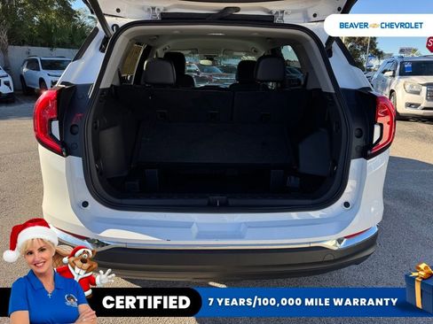 Used 2023 GMC Terrain SLT image 11