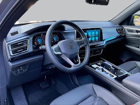 New 2026 Volkswagen Atlas Cross Sport SE FWD image 8