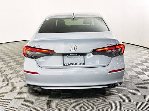 Used 2025 Honda Civic Sport image 4