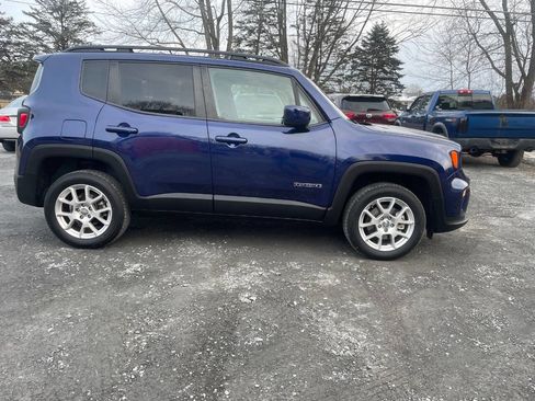 Used 2019 Jeep Renegade Latitude image 3