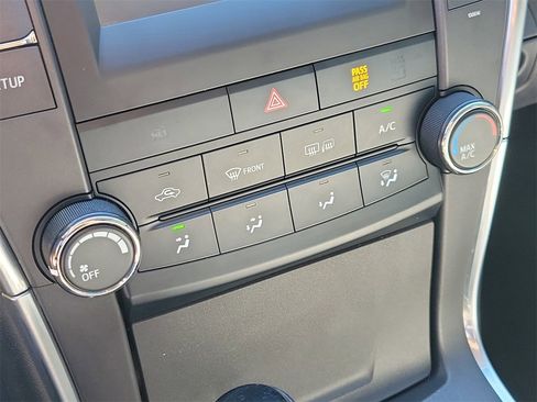 Used 2017 Toyota Camry SE image 26