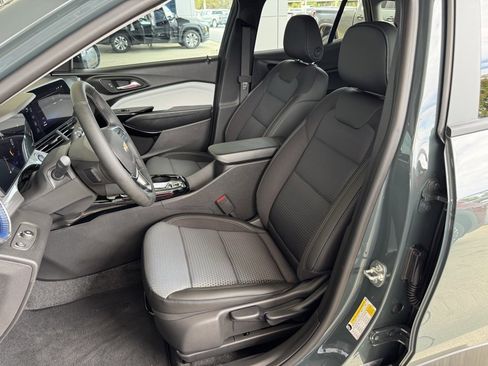 New 2025 Chevrolet Trax LT w/ Driver Confidence Package image 16