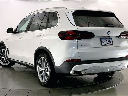New 2026 BMW X5 xDrive50e w/ Climate Comfort Package image 2