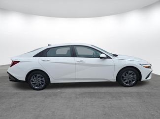 Used 2024 Hyundai Elantra SEL FWD video 2