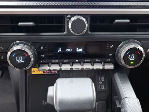 Certified 2025 Toyota 4Runner Limited AWD/4WD image 25