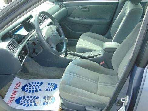 Used 2000 Toyota Camry LE FWD image 5
