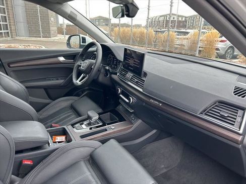 Certified 2024 Audi Q5 e Prestige image 33