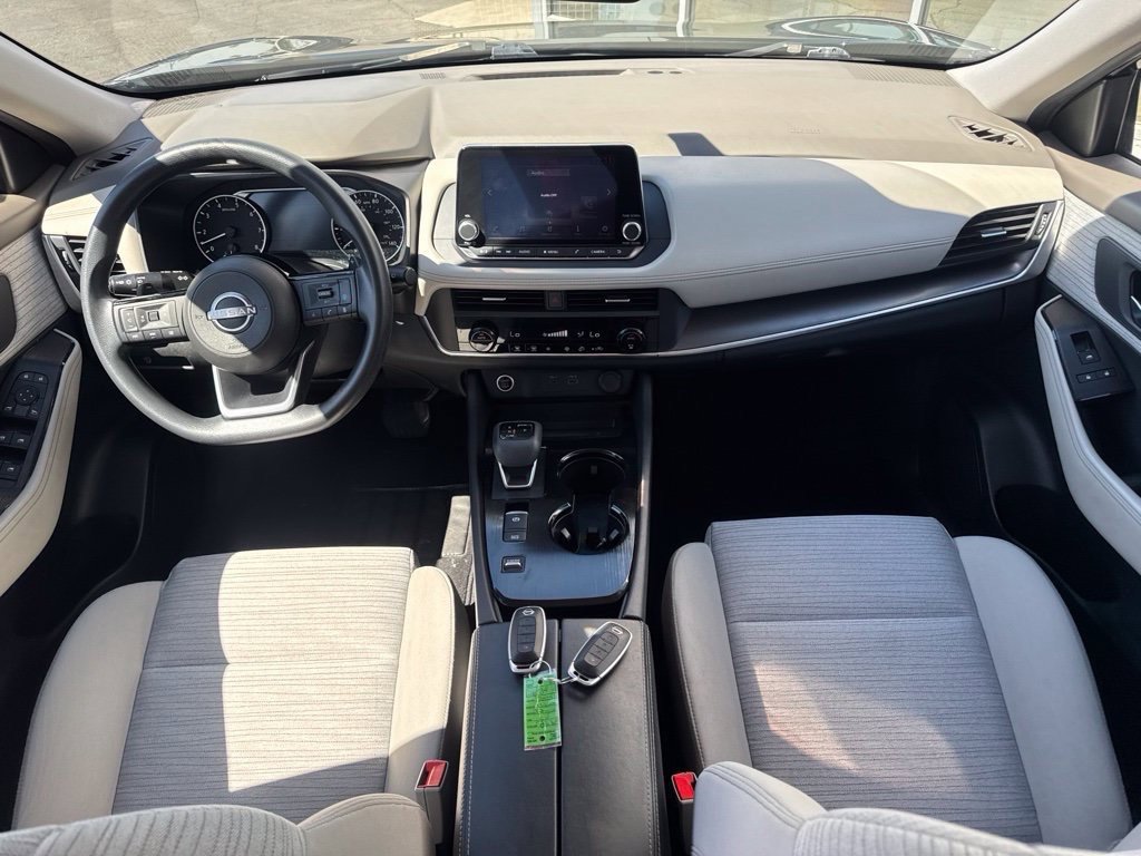 Used 2023 Nissan Rogue SV FWD image 16