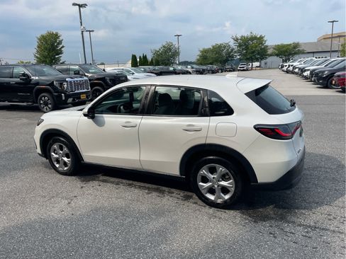 Used 2024 Honda HR-V LX image 3