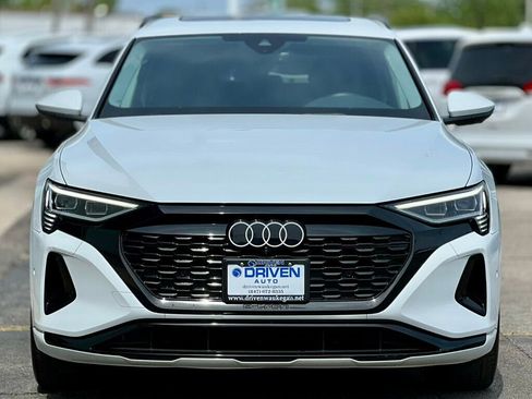 Used 2024 Audi Q8 e-tron Premium Plus w/ Premium Plus Package AWD/4WD image 38