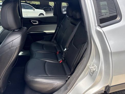 Used 2025 Jeep Compass Limited AWD/4WD image 14