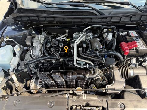 Used 2024 Nissan Altima 2.5 SR FWD image 6