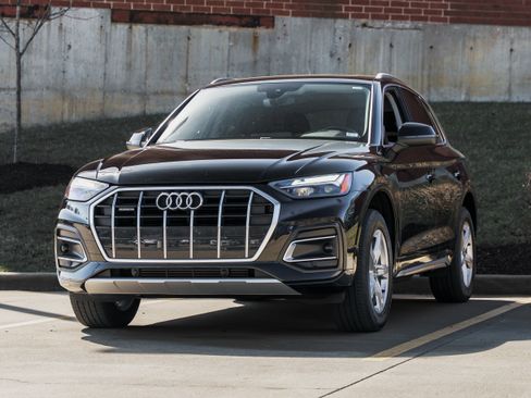 Certified 2023 Audi Q5 Premium w/ Convenience Package image 7